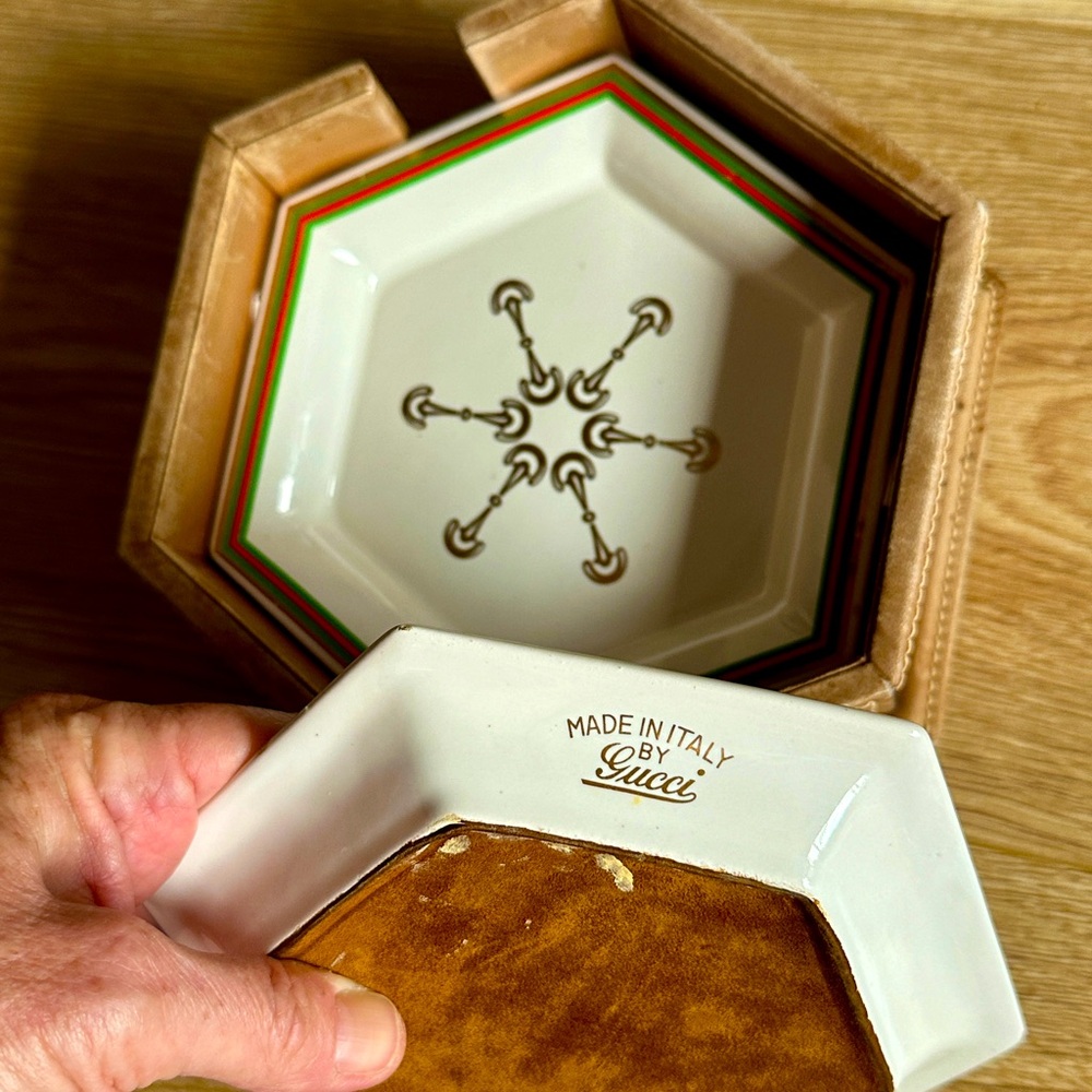 RARE Vintage 1970s Gucci Horsebit Porcelain Hexagon 4 Plate Set in Leather Case - Picture 14 of 17